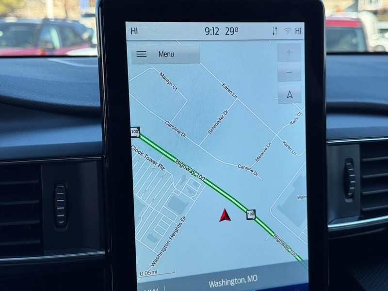 Ford Explorer Vehicle Full-screen Gallery Image 22