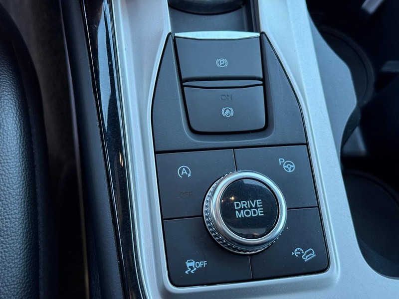 Ford Explorer Vehicle Full-screen Gallery Image 25