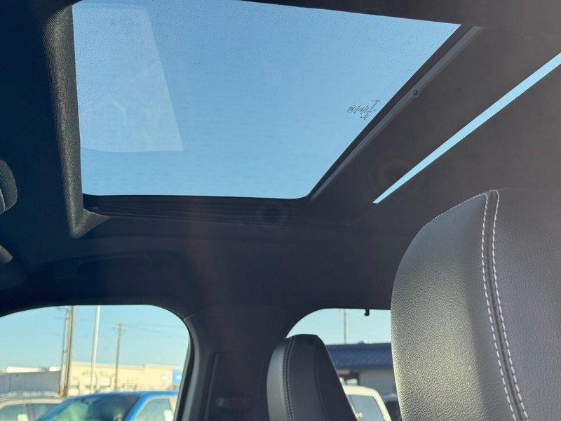 Ford Explorer Vehicle Full-screen Gallery Image 27