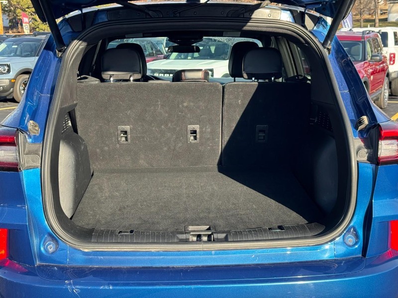 Ford Escape Vehicle Full-screen Gallery Image 04