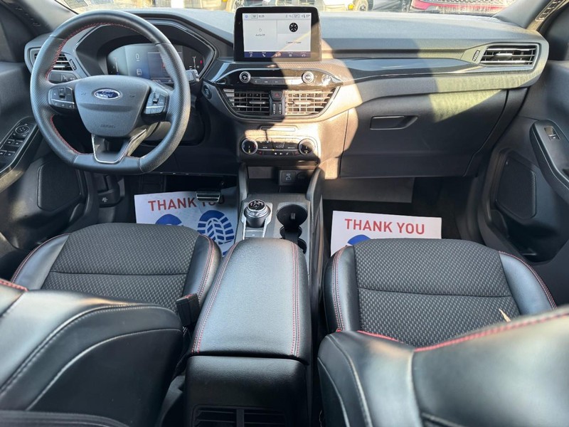 Ford Escape Vehicle Full-screen Gallery Image 11