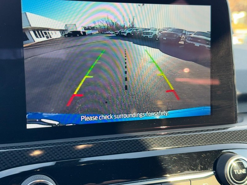 Ford Escape Vehicle Full-screen Gallery Image 20