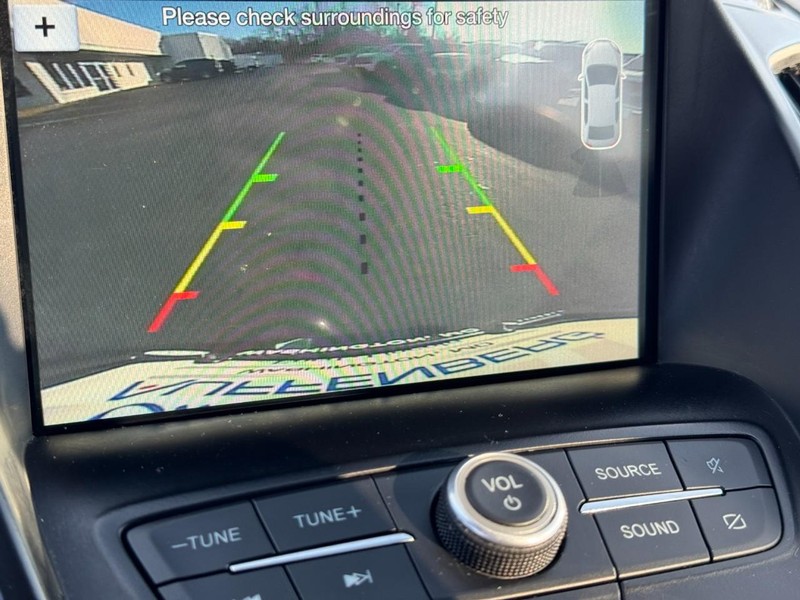 Ford Escape Vehicle Full-screen Gallery Image 20