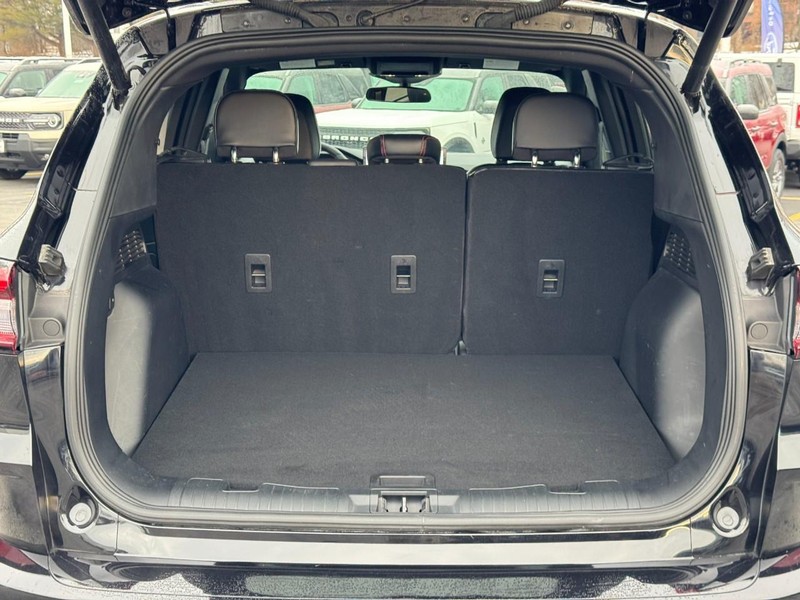 Ford Escape Vehicle Full-screen Gallery Image 04