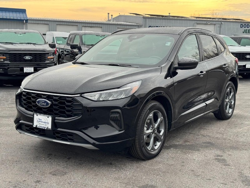 Ford Escape Vehicle Full-screen Gallery Image 08