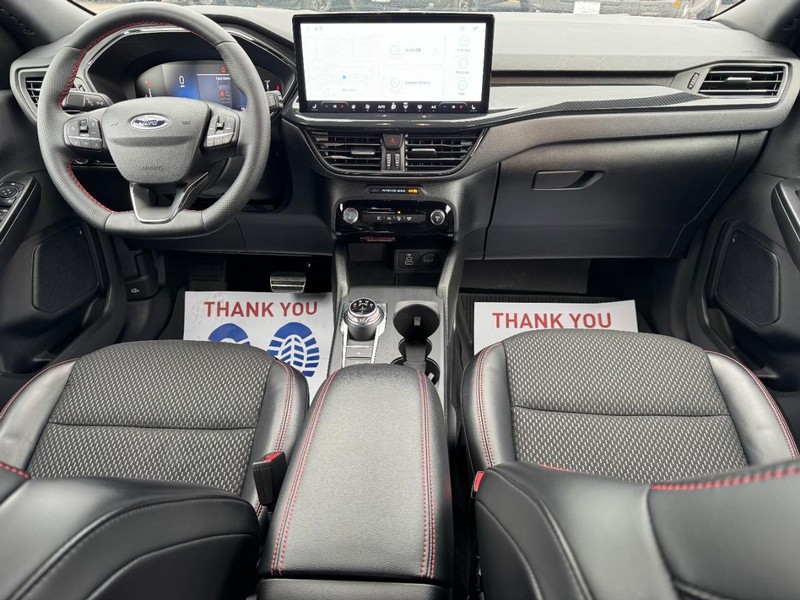 Ford Escape Vehicle Full-screen Gallery Image 11