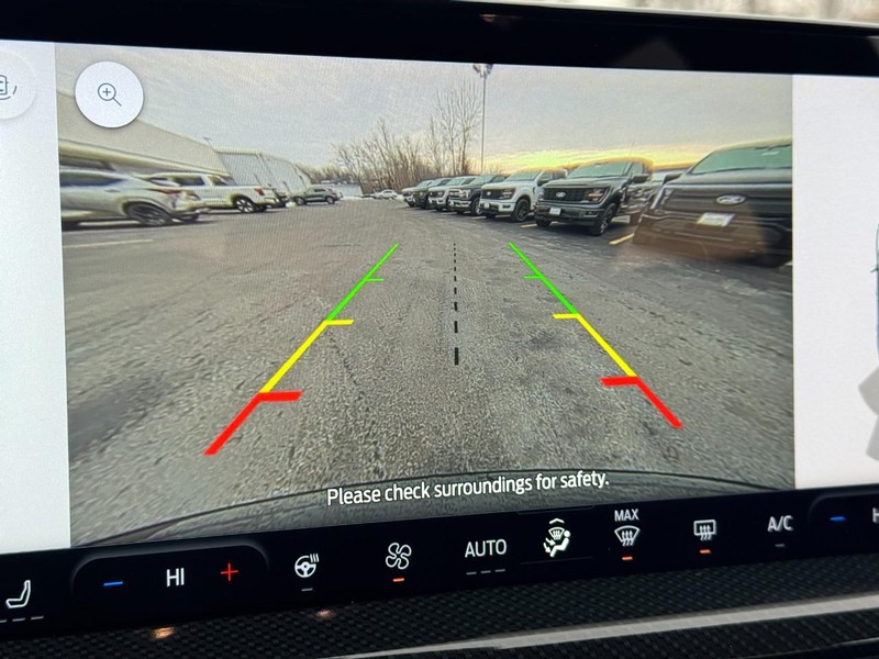 Ford Escape Vehicle Full-screen Gallery Image 21