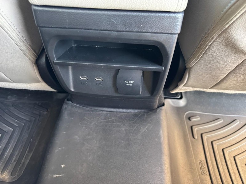 Ford Ranger Vehicle Full-screen Gallery Image 16