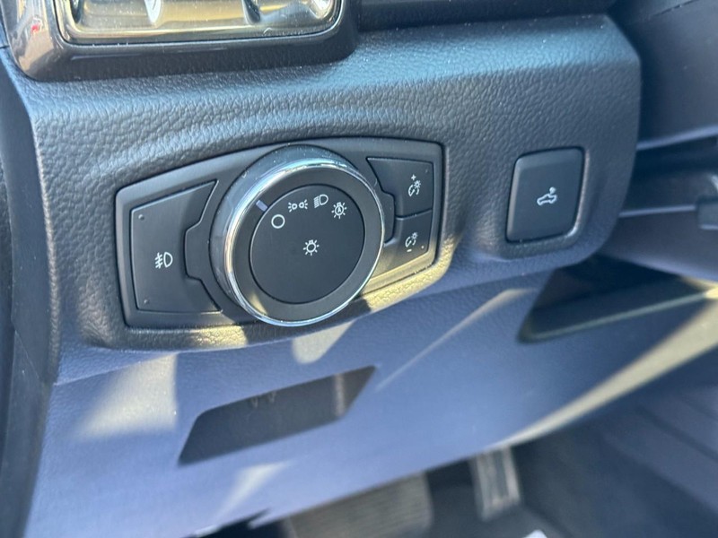 Ford Ranger Vehicle Full-screen Gallery Image 17