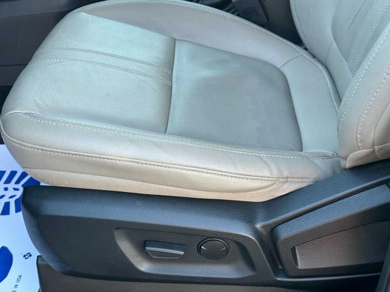 Ford Ranger Vehicle Full-screen Gallery Image 26