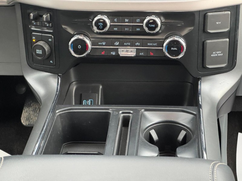 Ford F-150 Vehicle Full-screen Gallery Image 14