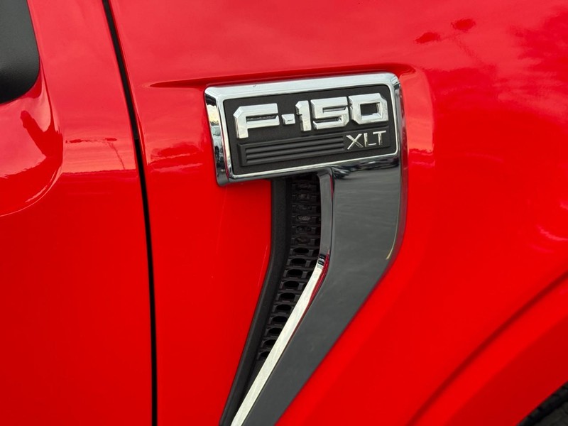 Ford F-150 Vehicle Full-screen Gallery Image 17