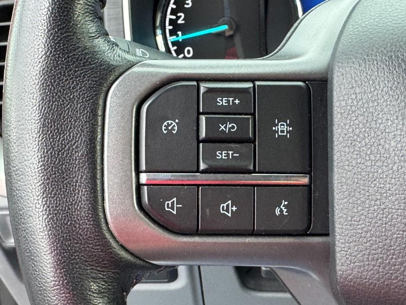 Ford F-150 Vehicle Full-screen Gallery Image 19