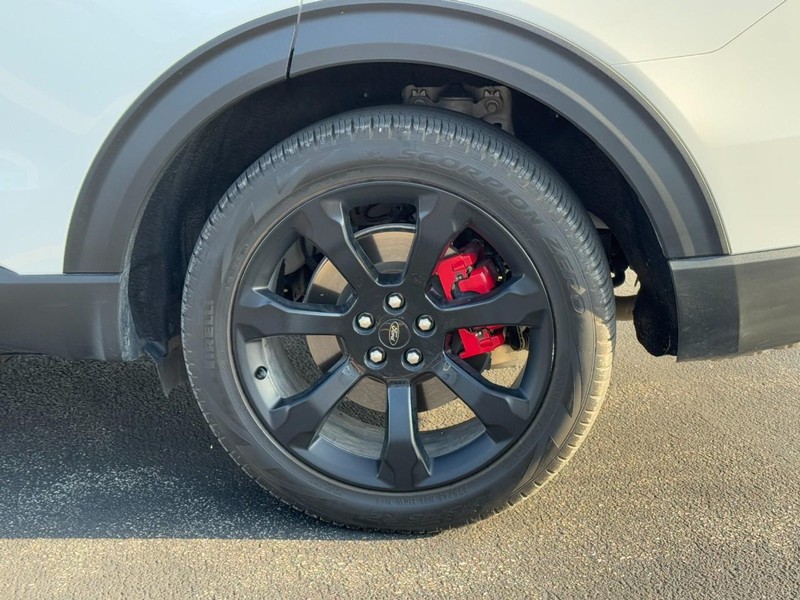Ford Explorer Vehicle Full-screen Gallery Image 08