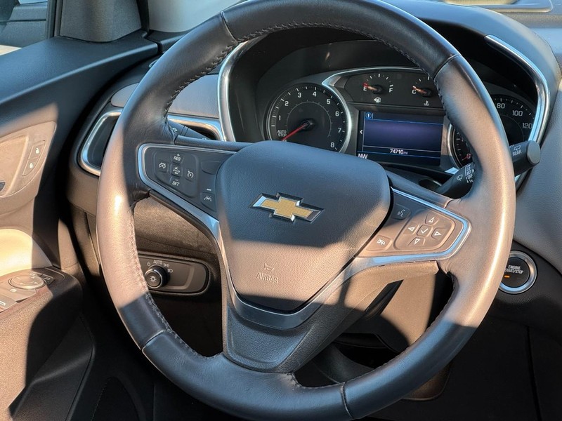 Chevrolet Equinox Vehicle Full-screen Gallery Image 12