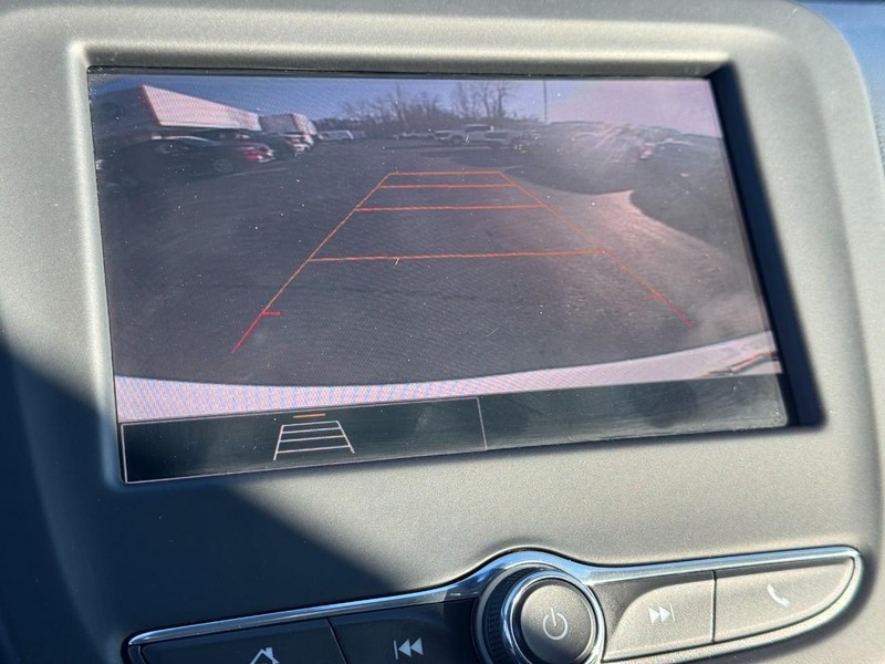 Chevrolet Equinox Vehicle Full-screen Gallery Image 21