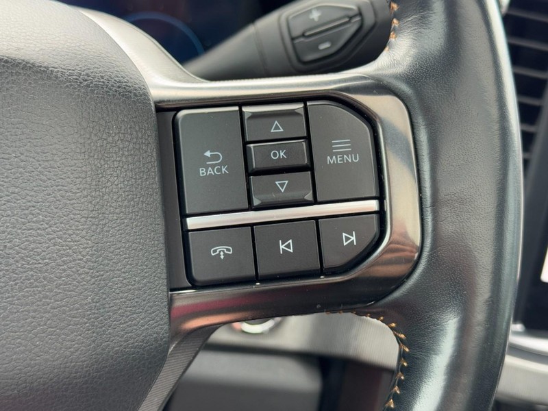 Ford Super Duty F-350 SRW Vehicle Full-screen Gallery Image 18