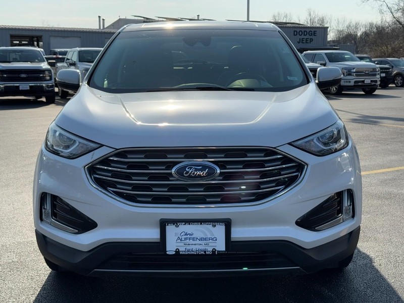 Ford Edge Vehicle Full-screen Gallery Image 10