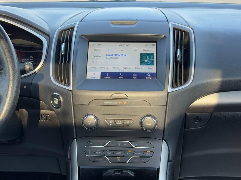 Ford Edge Vehicle Full-screen Gallery Image 14