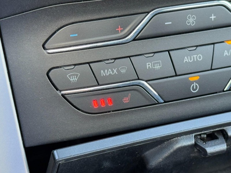 Ford Edge Vehicle Full-screen Gallery Image 20