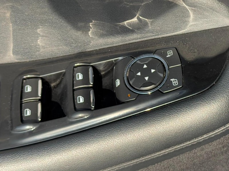 Ford Edge Vehicle Full-screen Gallery Image 22