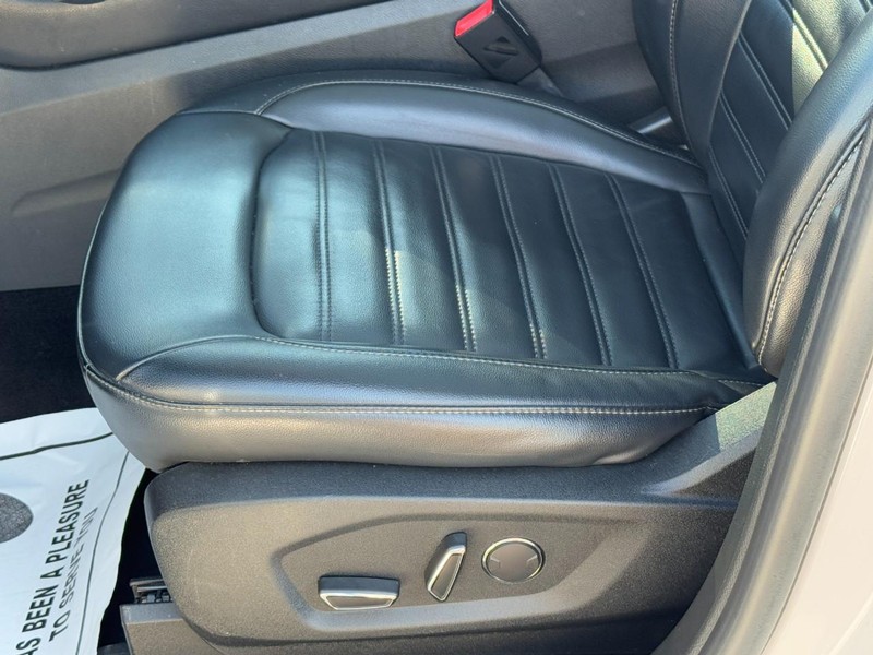 Ford Edge Vehicle Full-screen Gallery Image 23