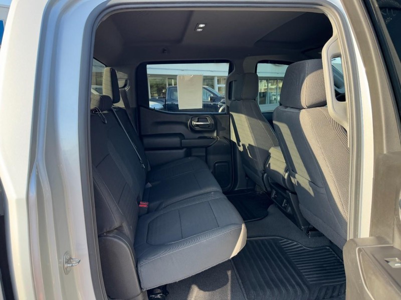 Chevrolet Silverado 1500 LTD Vehicle Full-screen Gallery Image 11