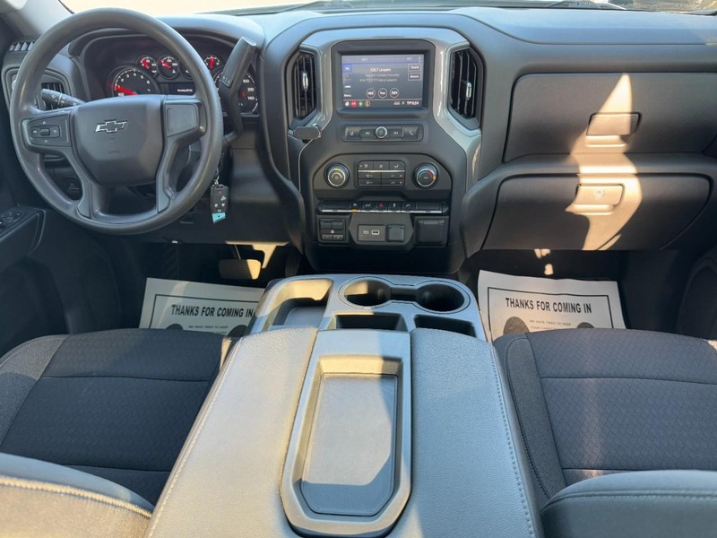 Chevrolet Silverado 1500 LTD Vehicle Full-screen Gallery Image 12