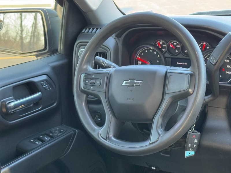 Chevrolet Silverado 1500 LTD Vehicle Full-screen Gallery Image 13