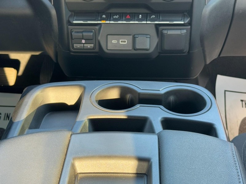 Chevrolet Silverado 1500 LTD Vehicle Full-screen Gallery Image 15