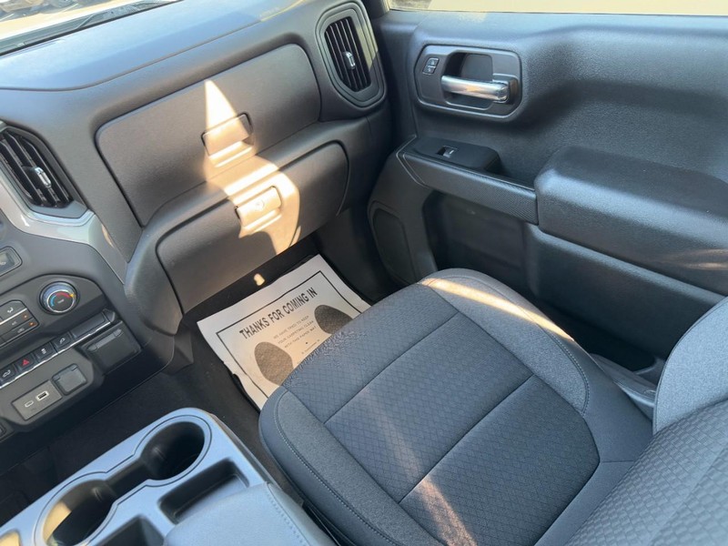 Chevrolet Silverado 1500 LTD Vehicle Full-screen Gallery Image 16