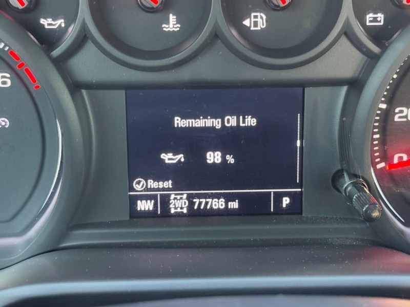 Chevrolet Silverado 1500 LTD Vehicle Full-screen Gallery Image 18