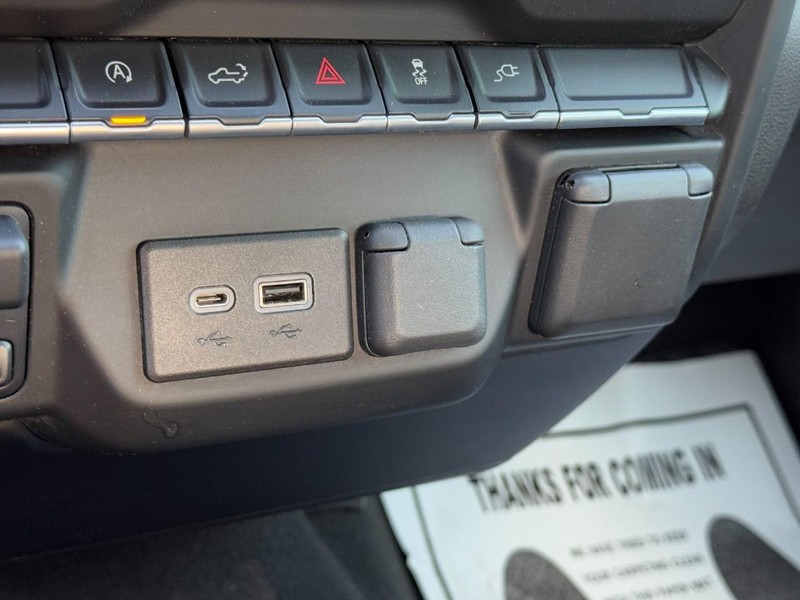 Chevrolet Silverado 1500 LTD Vehicle Full-screen Gallery Image 19