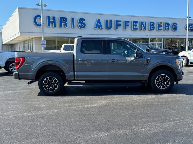 Ford F-150 Vehicle Full-screen Gallery Image 01