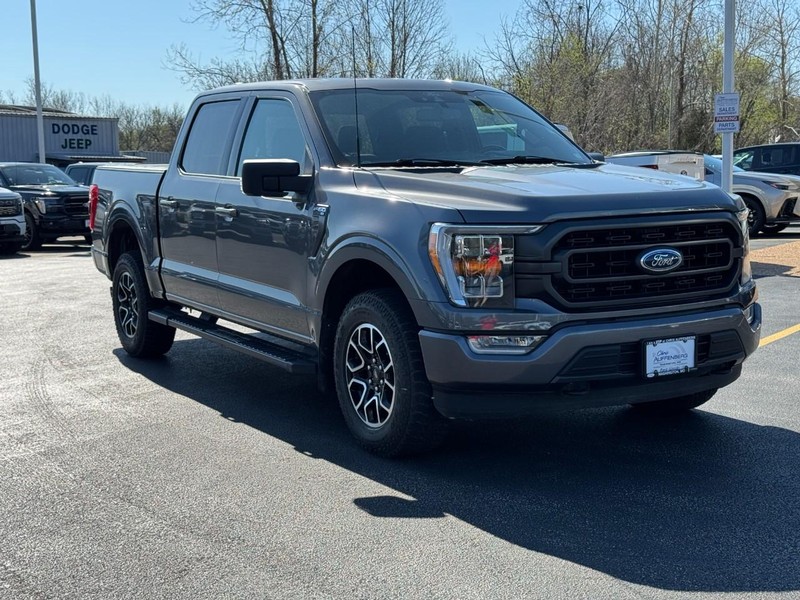 Ford F-150 Vehicle Full-screen Gallery Image 02
