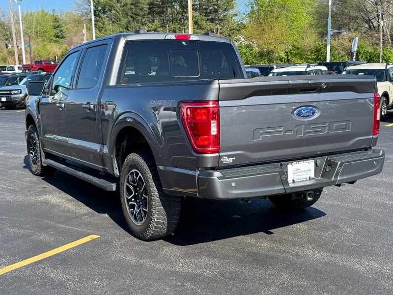 Ford F-150 Vehicle Full-screen Gallery Image 06