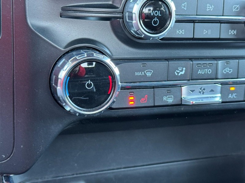Ford F-150 Vehicle Full-screen Gallery Image 19