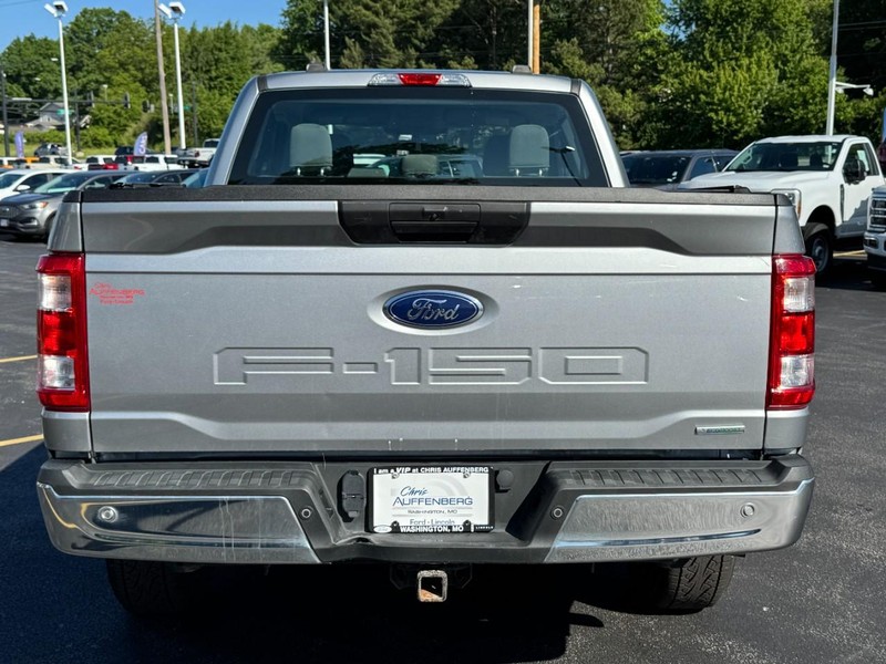 Ford F-150 Vehicle Full-screen Gallery Image 04