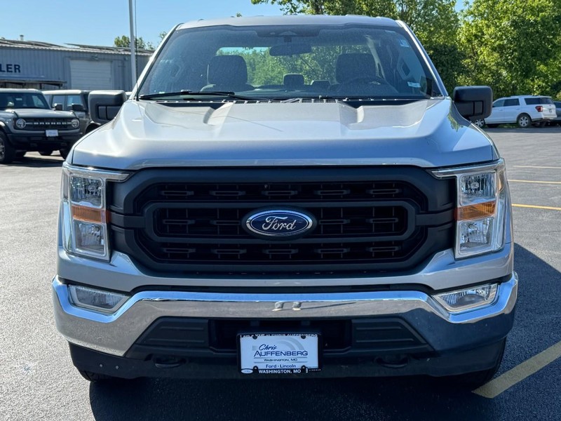 Ford F-150 Vehicle Full-screen Gallery Image 09