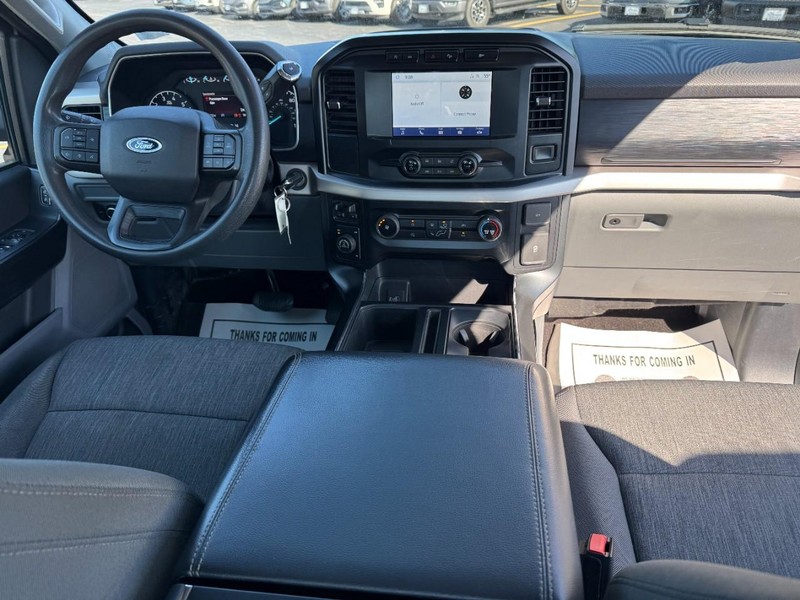 Ford F-150 Vehicle Full-screen Gallery Image 11