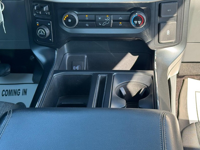Ford F-150 Vehicle Full-screen Gallery Image 14