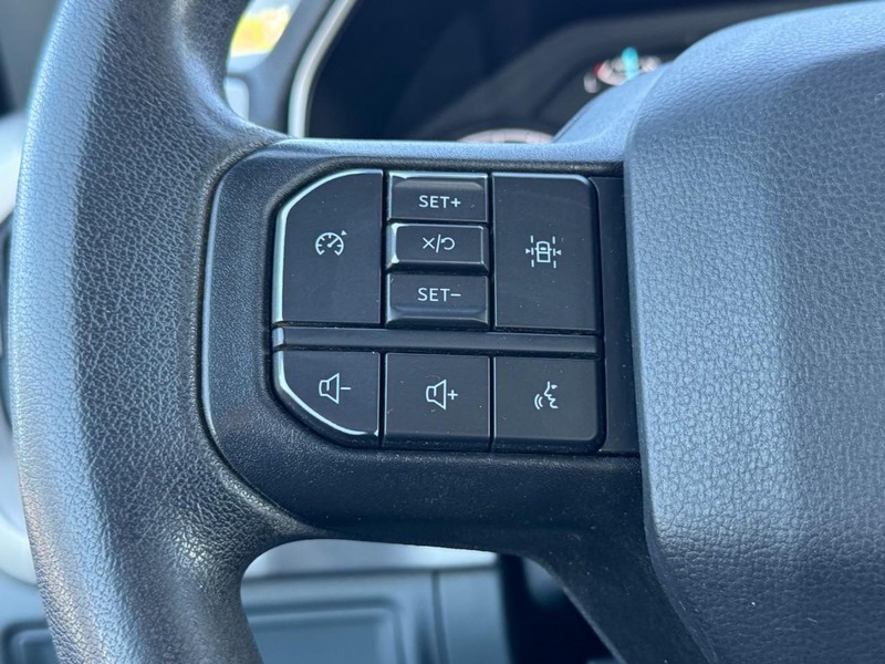 Ford F-150 Vehicle Full-screen Gallery Image 16