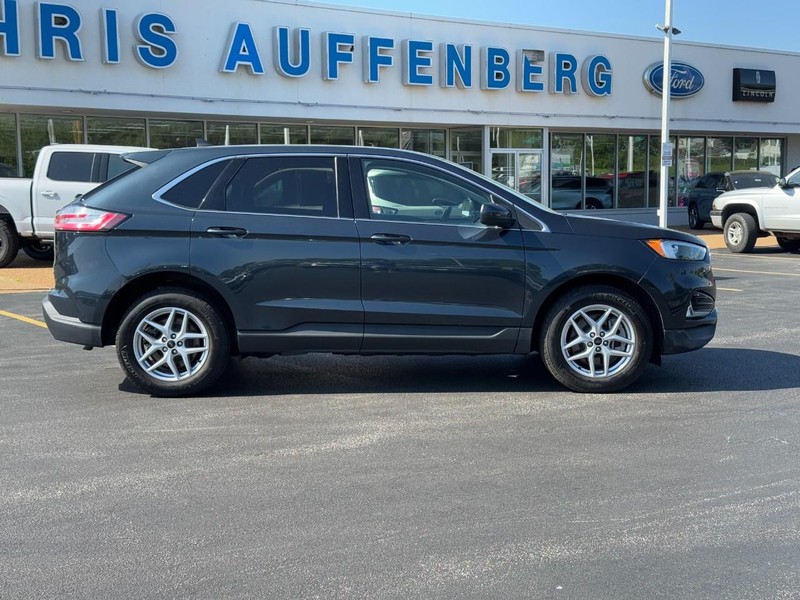 Ford Edge Vehicle Full-screen Gallery Image 01