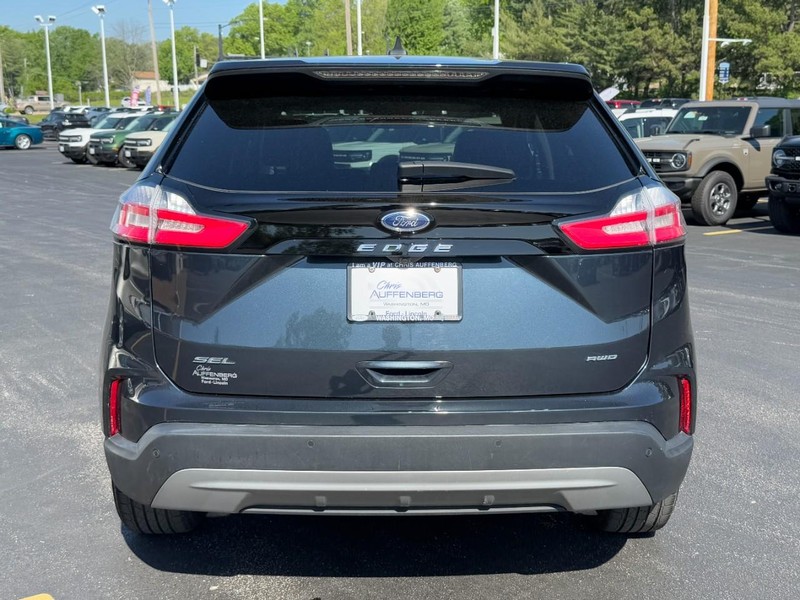 Ford Edge Vehicle Full-screen Gallery Image 04