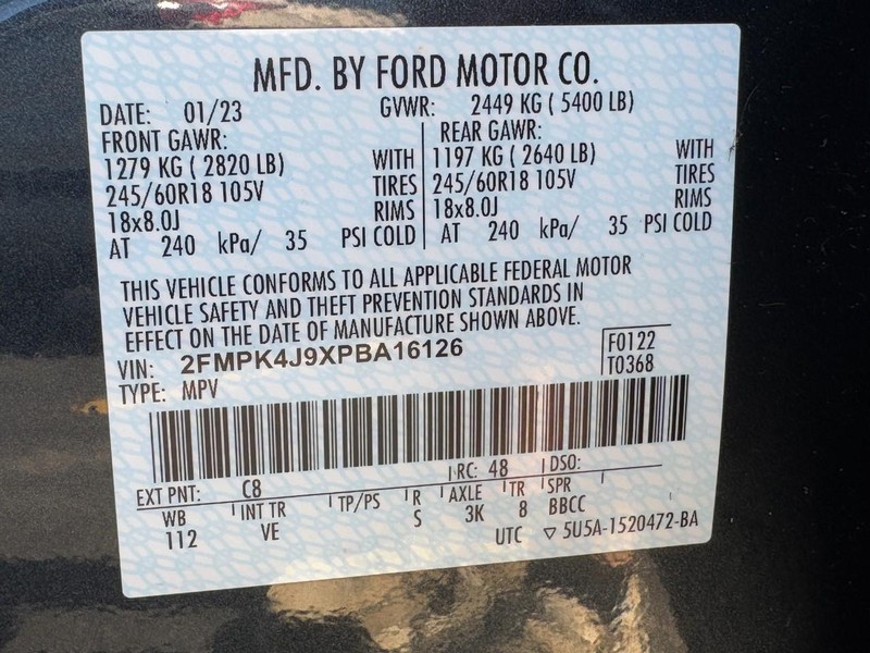 Ford Edge Vehicle Full-screen Gallery Image 24