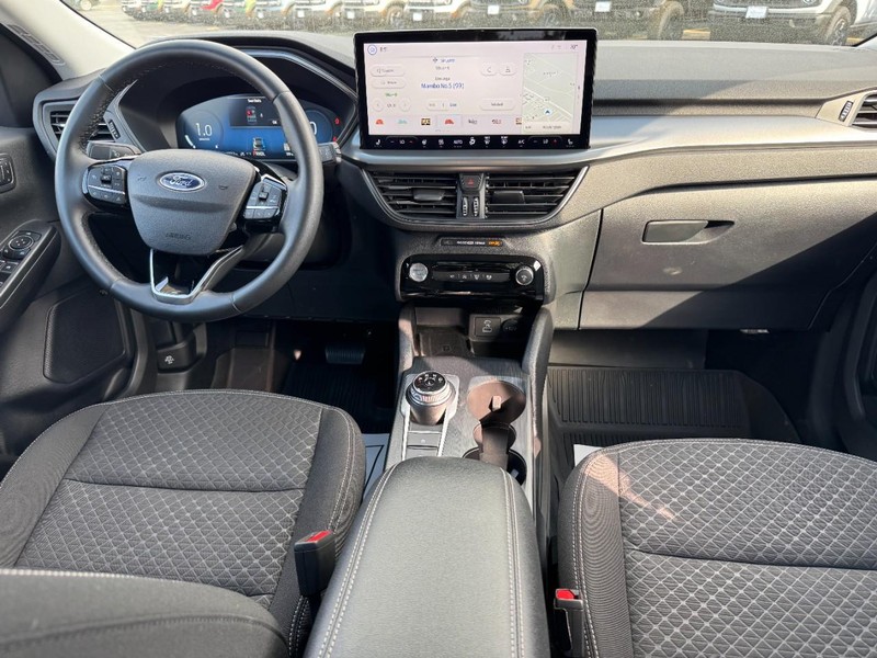 Ford Escape Vehicle Full-screen Gallery Image 11