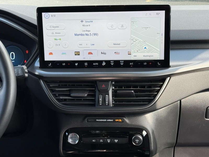 Ford Escape Vehicle Full-screen Gallery Image 13