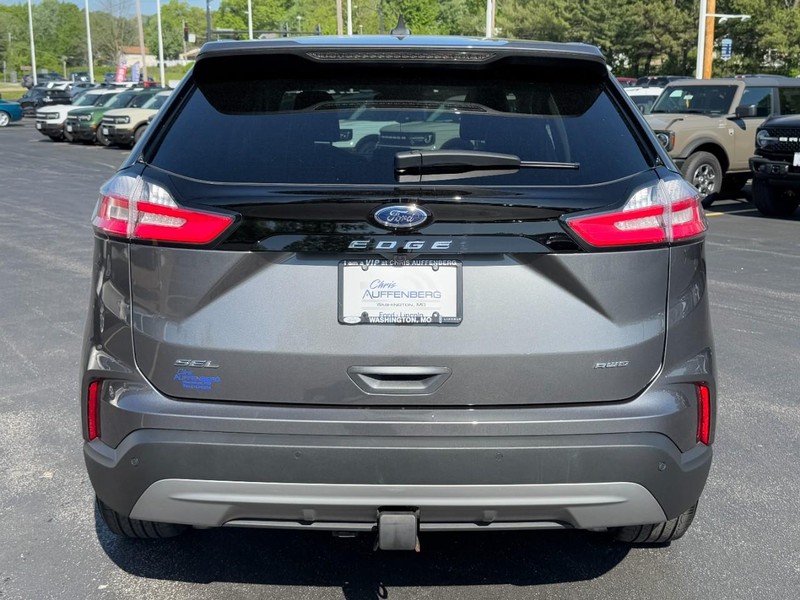 Ford Edge Vehicle Full-screen Gallery Image 04