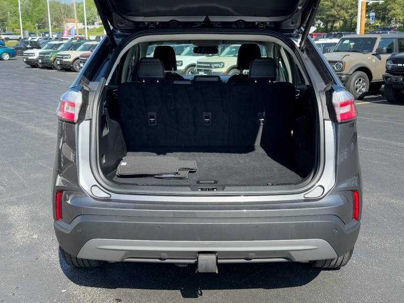 Ford Edge Vehicle Full-screen Gallery Image 05