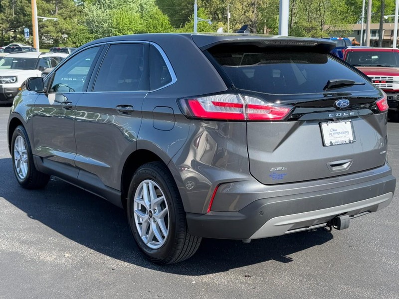 Ford Edge Vehicle Full-screen Gallery Image 06